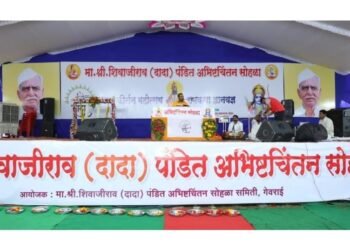 जिवनातील सर्व प्रश्नांची उत्तरे रामकथेत मिळतात: रामाणाचार्य ढोक महाराज रामराव ढोक महारांच्या सुश्राव्य वाणीने उपस्थित श्रोते झाले मंत्रमुग्ध.