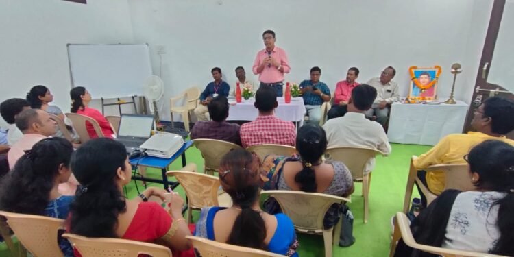 अंबुजा सिमेंट फाउन्डेशन येथे नवोदय विद्यालय प्रवेशासाठी शिक्षकांची मार्गदर्शन कार्यशाळा संपन्न.