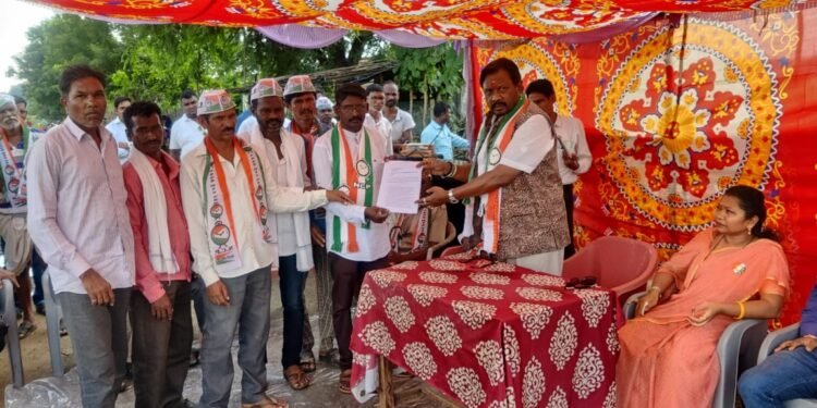 देवलमरी ग्रामपंचायत अंतर्गत मोसम येथे राष्ट्रवादी कांग्रेस पार्टी तर्फे परिवार संवाद यात्रा.