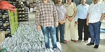 शेतकऱ्याची फसवणुक, दिंडोरी येथील नंदिनी किचन अ‍ॅप्लीकेशन प्रा.लि.च्या आवारात बनावट किटकनाकाचा मोठा साठा मिळाला.