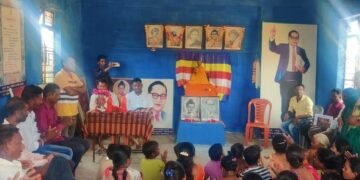 माजी जिल्हा परिषद अजयभाऊ कंकडालवार यांनी मन्नेराजाराम येथे धम्मचक्र प्रवर्तन दिन कार्यक्रमला उपस्थित..!!