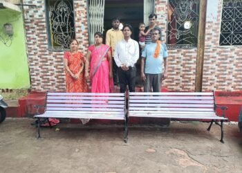 माजी, शिक्षण सभापती सौ. सारिका कनकम इनके नेतृत्व में डॉ. आंबेडकर वार्ड में बेंचेस का लोकार्पण.