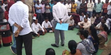 भाजपा यूवक पदाधिकाऱी व महिला आघाडीतर्फे धाबा पोडसा रोडवर चक्काजाम आंदोलन.