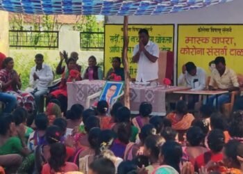 माजी जिल्हा परिषद अध्यक्ष अजयभाऊ कंकडालवार यांनी साधला नागरिकांशी संवाद.