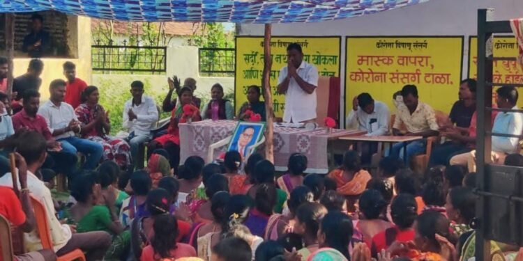 माजी जिल्हा परिषद अध्यक्ष अजयभाऊ कंकडालवार यांनी साधला नागरिकांशी संवाद.