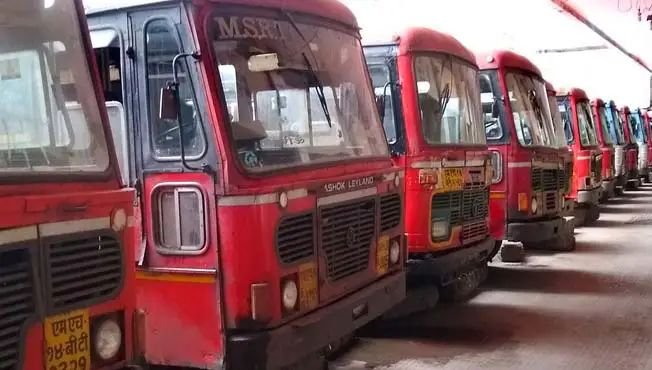 महागाईत सर्व जनता होळपळत असताना, ऐन दिवाळीच्या वेळेला एसटी बस काढणार नागरिकाचे दिवाळे.