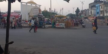 हिंगणघाट शहरातील डॉ. बाबासाहेब आंबेडकर चौक अतिक्रमणांचा विखाळ्यात, नगर पालिका झोपेत?