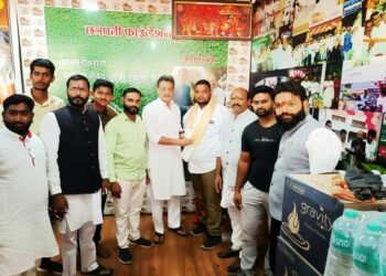 संभाजी राजे इगतपुरी तालुक्याच्या दौऱ्यावर, अनेक कार्यकर्त्याची घेतली भेट.