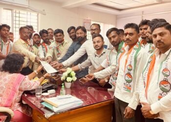 हिंगणघाट: चार महिन्यात पाच प्रकल्प राज्याबाहेर वळवल्याने राष्ट्रवादी युवक काँग्रेस आक्रमक.