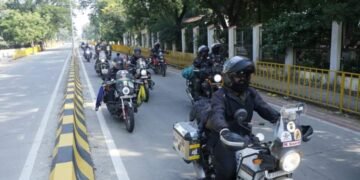 फ्रीडम राईडर बाईक रॅलीचे सेवाग्रामच्या बापूकुटी येथे स्वागत ७५ बाईकर्सचा २५ हजार किलोमिटरचा करणार प्रवास.