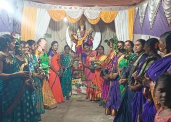 गोंडपिपरी तालुक्यातील भंगाराम तळोधी येथे    अहिल्यादेवी शारदा महीला मंडळ तर्फे भविष्यवेधी हळदी-कूंकू उपक्रम.