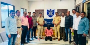 लोणीकंद पोलीस तपास पथकाची उल्लेखनिय कामगिरी रेकॉर्ड वरील आरोपीकडुन ०२ पिस्टल व ०५ जिवंत काडतुस जप्त