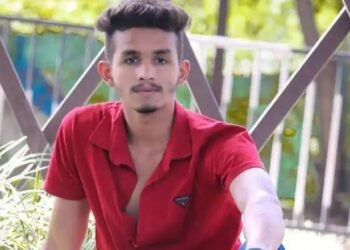 ऐन नवरात्रीत नाशिक  शहरात टोळक्याने केला युवकावर चाकू हल्ला केला, त्यात युवकाचा मृत्यू.