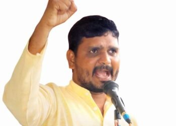 चंद्रपुरातून नागपूर-पुणे-मुंबईला जाणाऱ्या सर्व खासगी बसेसची आरटीओ विभागाने तपासणी करावी:-राजु झोडे