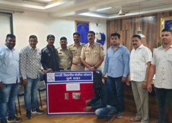 भारती विदयापीठ पोलीस स्टेशन, पुणे शहर तडीपार आरोपीकडुन एक गावठी बनावटीची पिस्टल व एक जिवंत काडतुस केले जप्त.