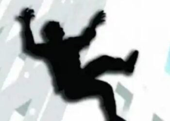 विवाहित प्रेमिकेला भेटायला आलेल्या प्रियकराचा इमारतीवरून पडून दुर्दैवी मृत्यू. नाशिक येथील घटना.