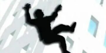 विवाहित प्रेमिकेला भेटायला आलेल्या प्रियकराचा इमारतीवरून पडून दुर्दैवी मृत्यू. नाशिक येथील घटना.