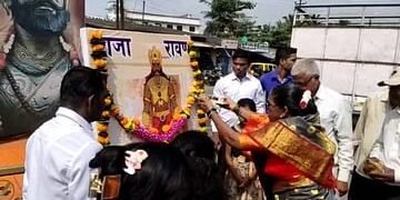 महाराष्ट्रात दसऱ्याच्या दिवशी मोठ्या उत्साहात करण्यात आली राजा रावणाची पूजा.