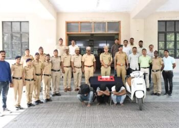 वर्धा: चेन स्नॅचींग करणारी आरोपीची टोळी  पोलिसाच्या जाळयात, तीन आरोपींना पोलिसांनी ठोकल्या बेड्या.