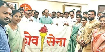 ग्रामपंचायत, पंचायत समिती, जिल्हा परिषद व महापालिका निवडणुका बघता पक्षप्रमुख उध्दव ठाकरे यांनी साधला कार्यकर्त्यांशी संवाद.