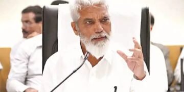 नाशिक: साडेतीन शक्तीपीठांमध्ये समावेश असलेल्या सप्तशृंगी देवी गडाचा आता विकास होणार.