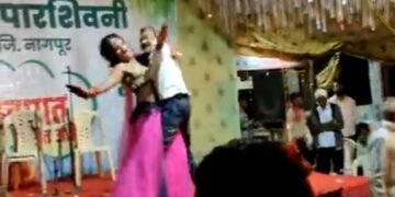 नागपूर: शासनाकडून आयोजित केलेल्या समाजप्रबोधनाच्या कार्यक्रमात अश्लील नृत्याचा धिंगाणा.