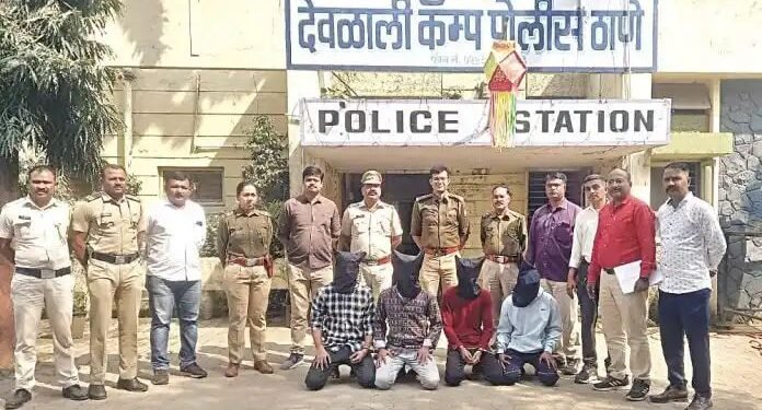 सख्ख्या चुलतीला मोबाईलवर अश्लिल व्हिडीओ व मेसेज पाठविला म्हणून चुलत भावानेच मित्रांच्या मदतीने भावाचा खून केला.