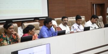 घरकुल योजनेत चंद्रपूर जिल्हा देशात अव्वल येण्यासाठी यंत्रणांनी काम करावे: पालकमंत्री सुधीर मुनगंटीवार