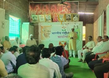 हिंगणघाट काँग्रेस कमिटी तर्फे भारताचे पहिले पंतप्रधान, आधुनिक भारताचे प्रणेते पं. जवाहरलाल नेहरू यांच्या जयंती निमित्त अभिवादन.