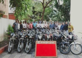 हडपसर परिसरात वाहन चोरी करणा-यास अटक करून त्याचेकडुन एकुण २० मोटर सायकली केल्या जप्त.