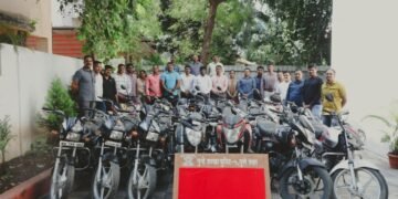 हडपसर परिसरात वाहन चोरी करणा-यास अटक करून त्याचेकडुन एकुण २० मोटर सायकली केल्या जप्त.