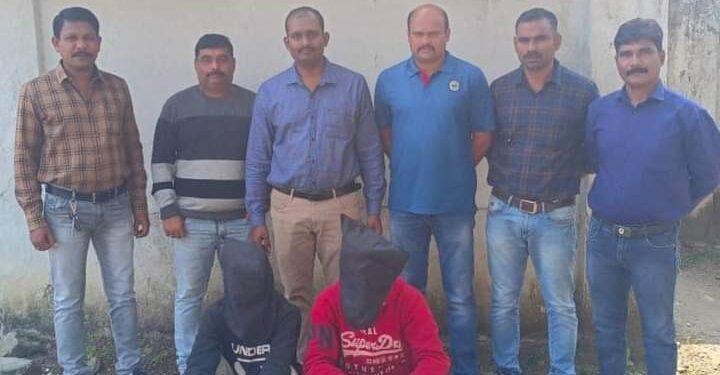 हिंगणघाट: दोन व्यक्ती जवळ मिळाला गांजा, हिंगणघाट पोलिसांनी गांजा जप्त करून दोघांना ठोकल्या बेड्या.