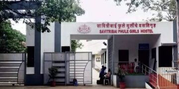 पुणे विद्यापीठाच्या महिला वसतिगृहाची घेण्यात आली रात्री झडती, चांगल्या सुविधा न देता होत आहे विद्यार्थिनीवर अन्याय.