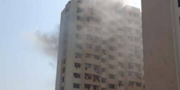 पुणे येथील कोथरुड येथील आलिशान इमारतीला गॅस सिलेंडरचा स्फोटामुळे भीषण आग.