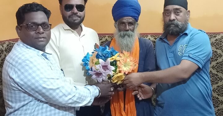 सायकल यात्रेच्या माध्यमातून समाज प्रबोधन, शिक्षक अमनदीप शिंह खालसा यांनी अनोखी सायकल यात्रा.