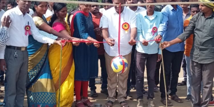 जय सेवा क्लब गोलाकर्जी यांच्या वतीने भव्य व्हलिबॉल स्पर्धेचे आयोजन.