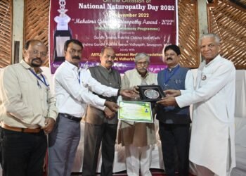 सेवाग्राम येथे राष्ट्रीय प्राकृतीक् चिकित्सा दिन उत्सवर्धक वातावरणात साजरा.