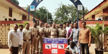 मुंढवा पोलीस स्टेशन यांनी अग्निशस्त्र बाळगणाऱ्या आरोपीच्या आवळल्या मुसक्या मुंढवा पोलीस ठाणेची ही एकाच महिन्यात दुसरी उल्लेखनीय कामगिरी, आता पर्यंत एकुण ०३ पिस्टल व ०५ जिवंत काडतुस केले जप्त.