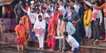 काय झाडी, काय डोंगार.’.चा मोह टाळला, 11 जणांनी मारली दांडी, कारणं आली समोर