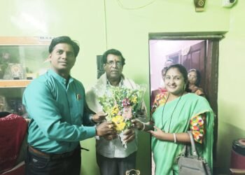 रुग्ण सेवेच्या जाणिवेतून ऋणानुबंध जपनारे डॉ. वसंत साळवे यांचा वाढदिवस साजरा.