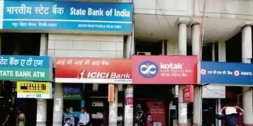 शेतकऱ्याच्या अतिवृष्टी अनुदान वितरण करणात दिरंगाई करणाऱ्या बँकांवर होणार आता कारवाई.