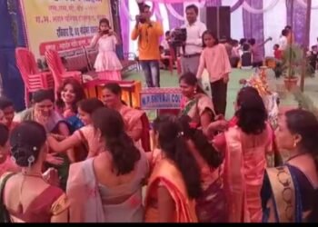 इयत्ता दहावीच्या माजी विद्यार्थ्यांचा स्नेहमीलन सोहळा ऊत्साहात साजरा, २३ वर्षाने विद्यार्थ्यांनी दीला स्मृतींना उजाळा.