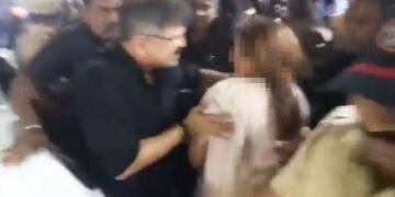 खरच जितेंद्र आव्हाड यांनी विनयभंग केला? की महिला बनली सत्ताधाऱ्यांच्या हातची बाहुली?