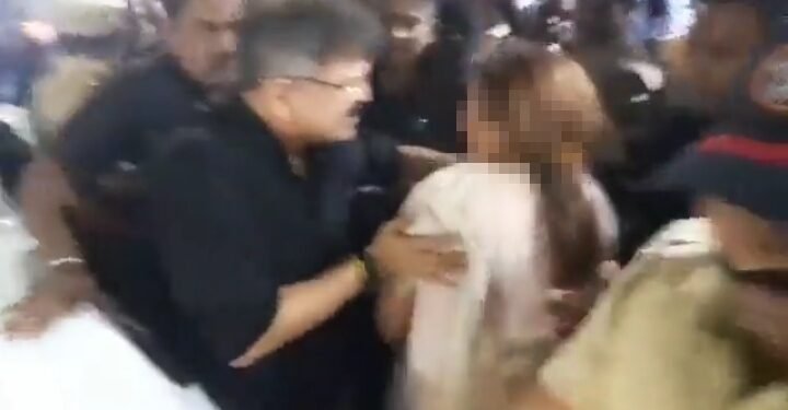 खरच जितेंद्र आव्हाड यांनी विनयभंग केला? की महिला बनली सत्ताधाऱ्यांच्या हातची बाहुली?