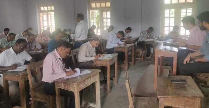 महसूल विभागातील अधिकारी व कर्मचाऱ्यांची यांची गुणवत्ता वाढावी म्हणून ज्ञान उजळणी परीक्षा.