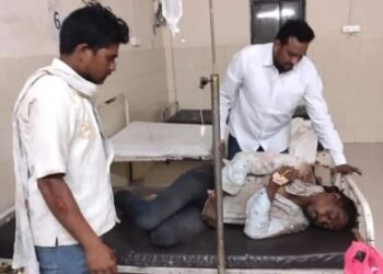 ‘एक हात मदतीचा’ टायगर ग्रुप चंद्रपूर धाऊन गेले अपघातग्रस्तांचा मदतीसाठी.