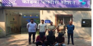 मोक्याच्या गुन्हयात एक वर्षेपासुन फरारी असणारे तीन आरोपींना अटक