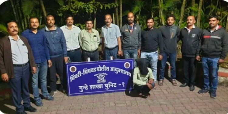 पिंपरी-चिंचवड गुन्हे शाखा, युनिट 1 ने चिखली येथील भोसले पेट्रोल पंपावर झालेल्या चोरीच्या या गुन्ह्यांची अवघ्या 48 तासात उकल केली आहे.