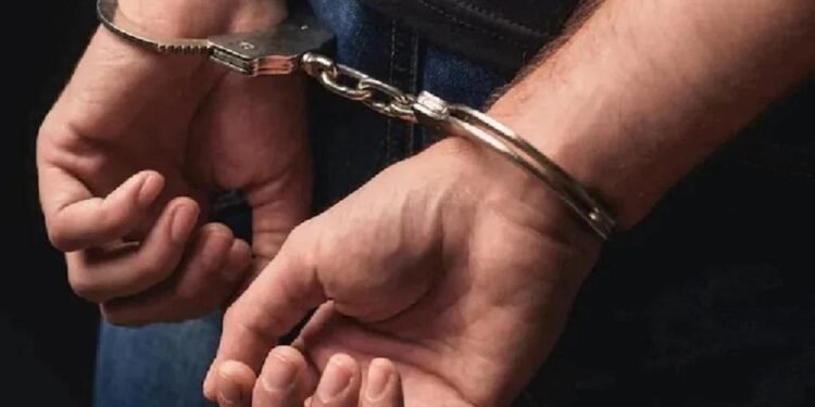 पुणे शहरात पीएमटी / पीएमपीएमएल बसमध्ये प्रवाश्यांची लटु करणारे अट्टल गुन्हेगार अटक त्यांचेकडुन ५ गुन्हे उघड ९६,०००/- रुमाल जप्त