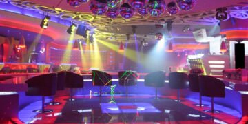 सामाजिक सुरक्षा विभागाची धडाकेबाज कामगिरी कोरेगाव पार्क मधील पब्लीक रेस्टॉरंट अॅण्ड बार, पुणे याचेवर कारवाई साऊंड सिस्टीम, डि.जे. मिक्सर जप्त